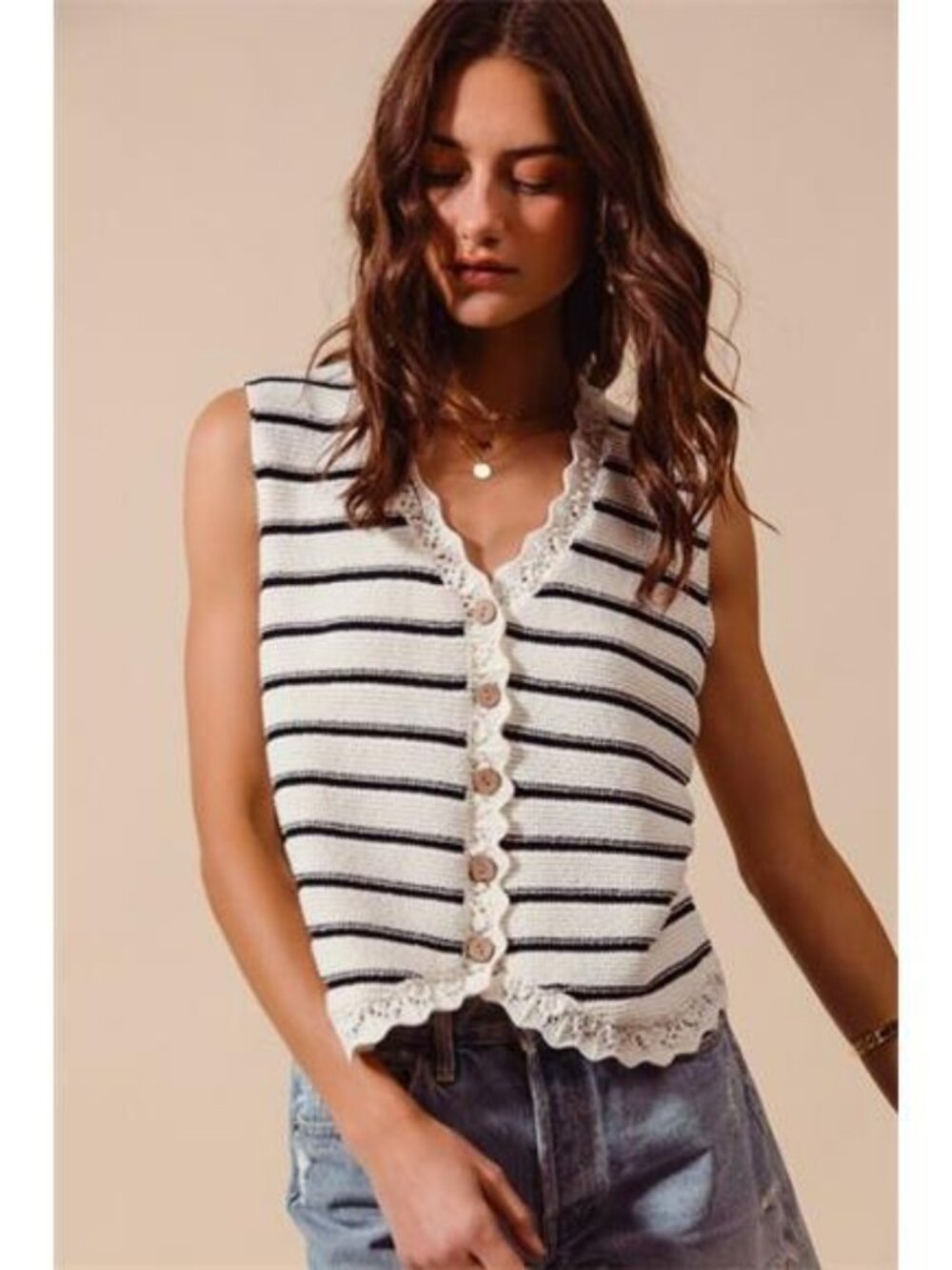 SO ME Buttoned Front Stripe Texture Knitted Sweater Vest - Picture 8 of 11